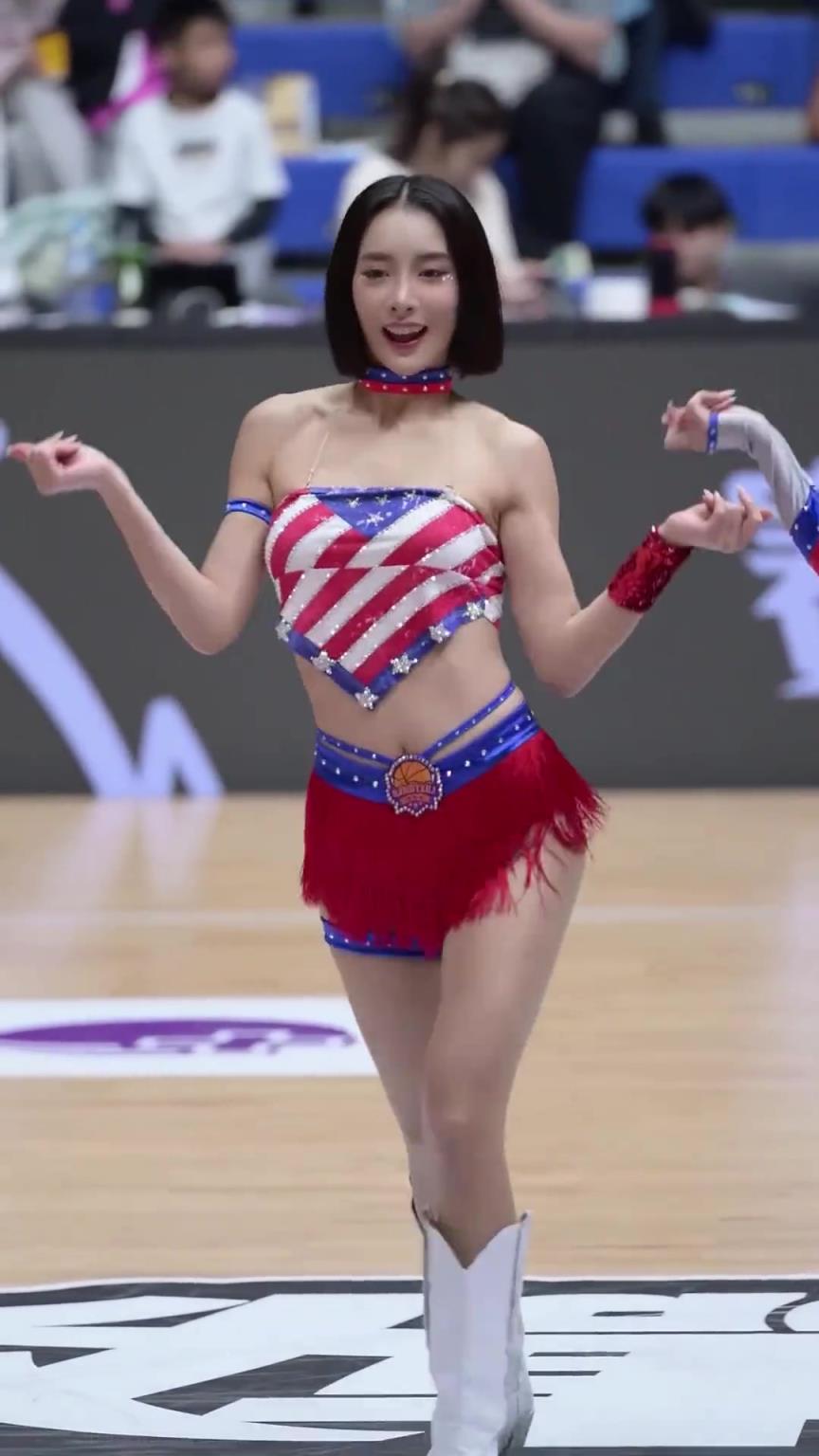 太離譜了 ！幾乎是完美女人！