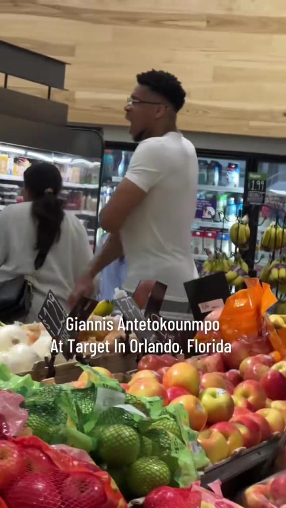 好男人??！字母哥在奧蘭多度假 陪妻子一起逛超市